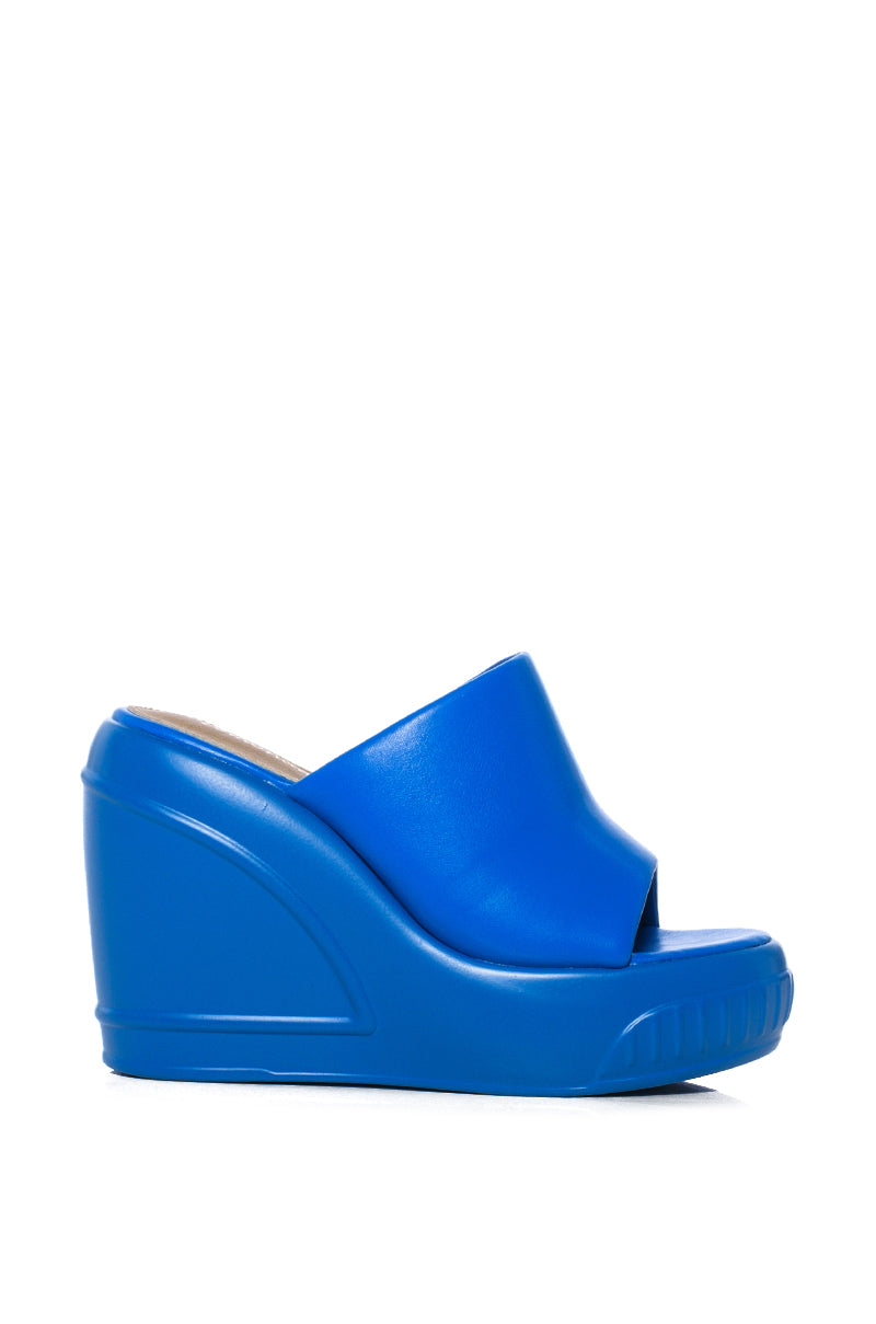 Side View Ocean Eyes Wedge Sandal In Blue 1
