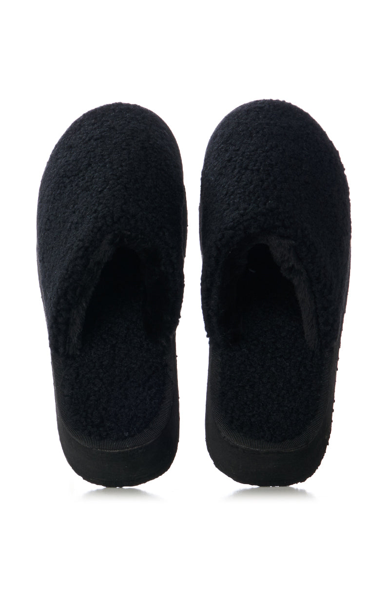 Side View Off The Clock Sherpa Black Slipper