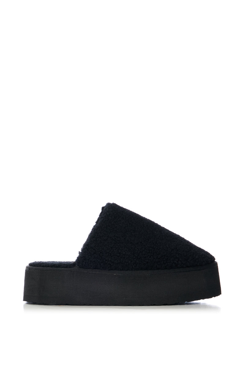 Back View Off The Clock Sherpa Black Slipper