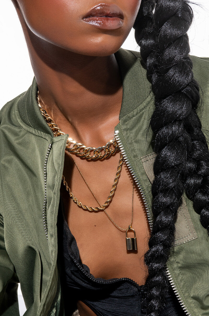 ON LOCK GOLD NECKLACE SET view 0