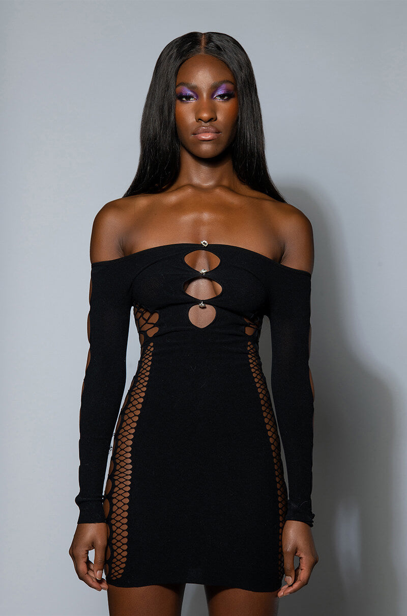 ON ONE SEAMLESS CUTOUT MINI DRESS AKIRA ON ONE SEAMLESS CUTOUT MINI DRESS AKIRA