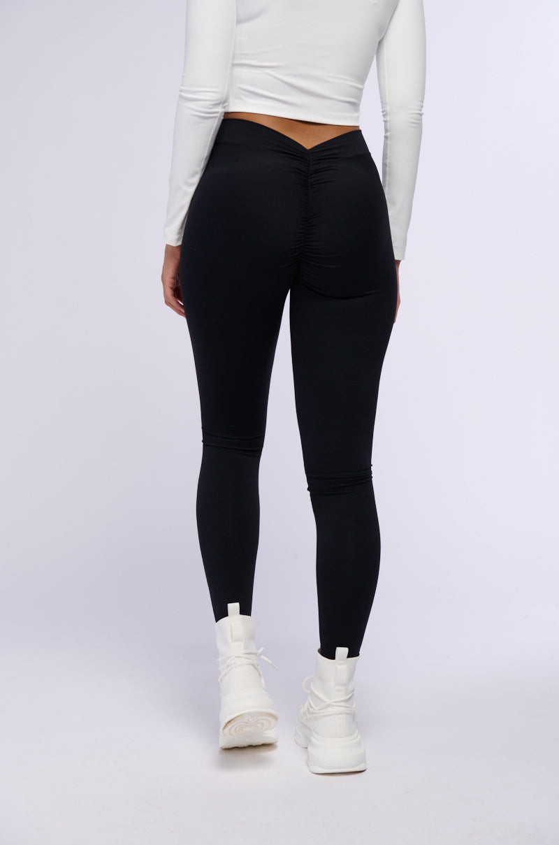 Back View On The Run Ruched Legging In Black 1