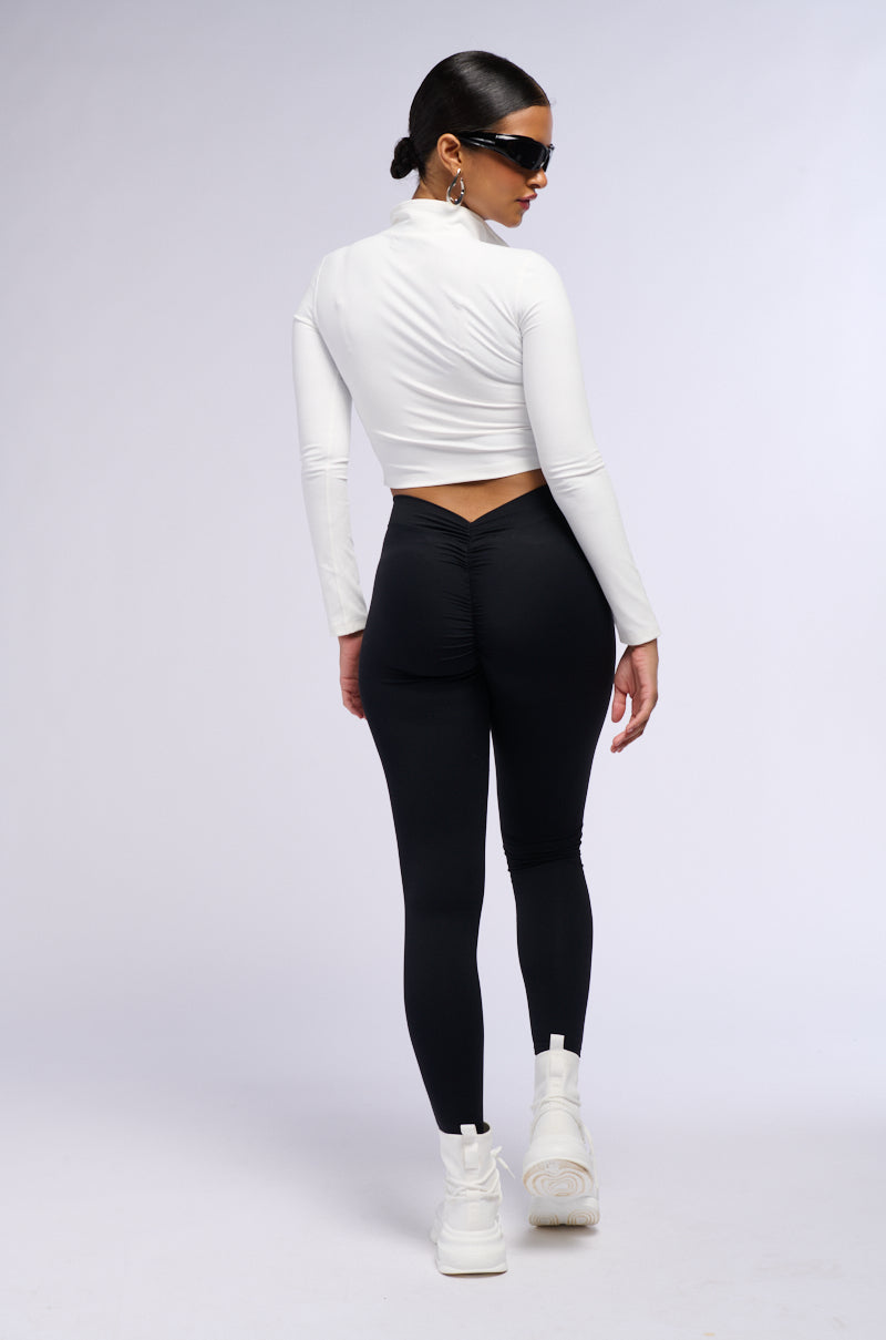 Extra View On The Run Ruched Legging In Black 6