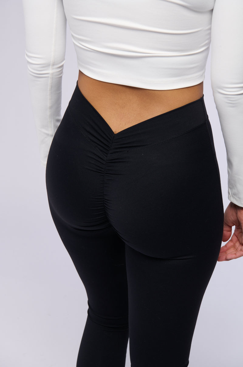 Extra View On The Run Ruched Legging In Black 7