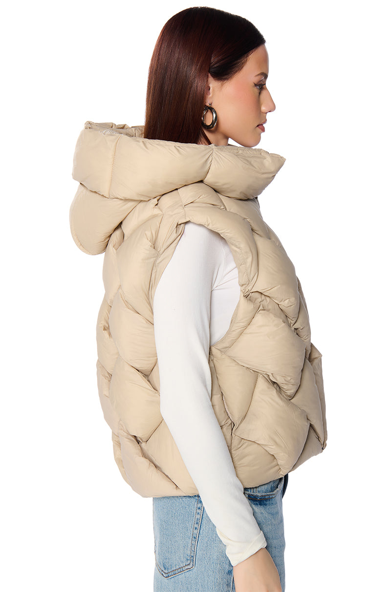 Full View Paddington Weave Puffer Vest In Tan 5