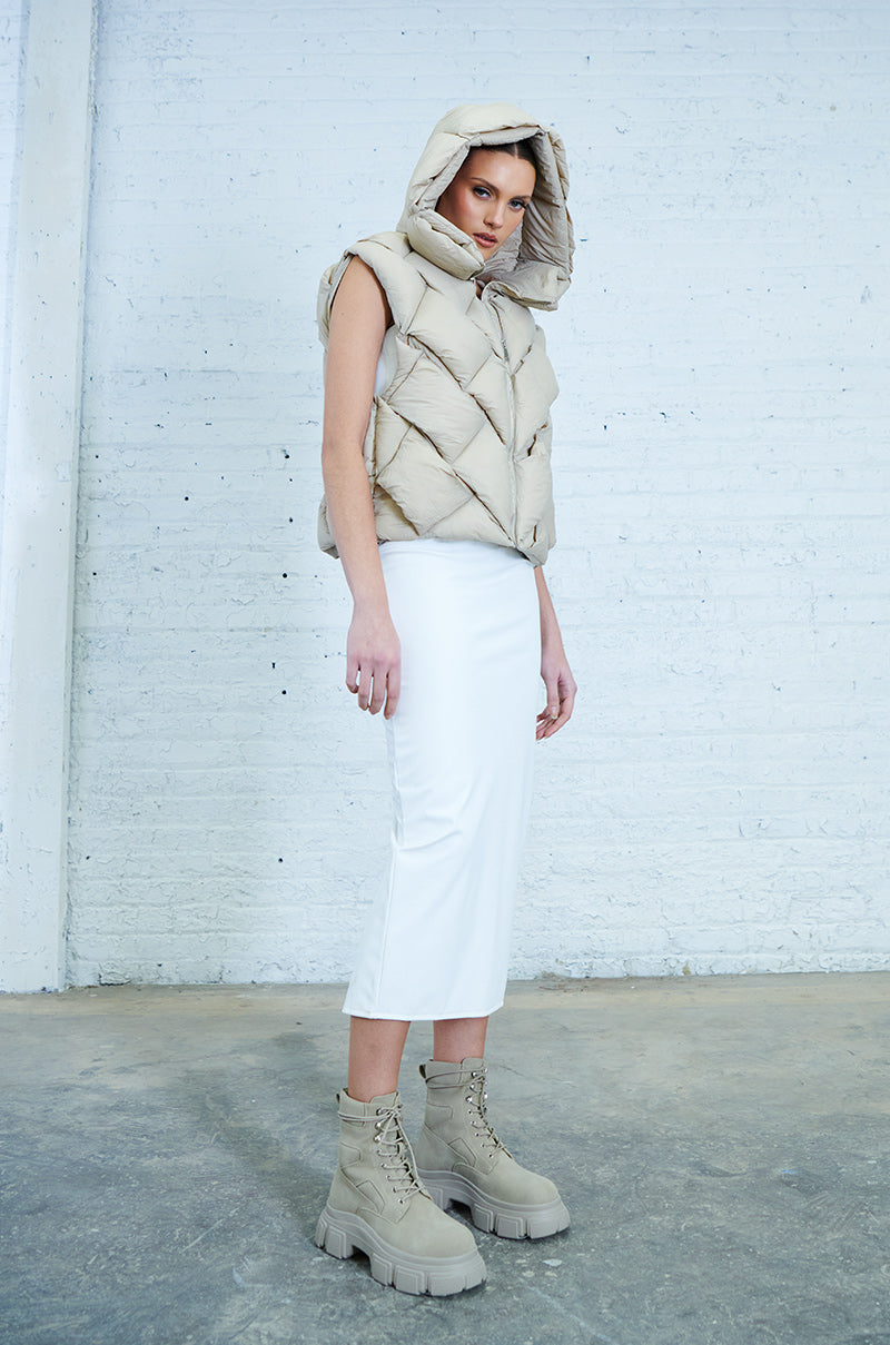 Extra View Paddington Weave Puffer Vest In Tan 7