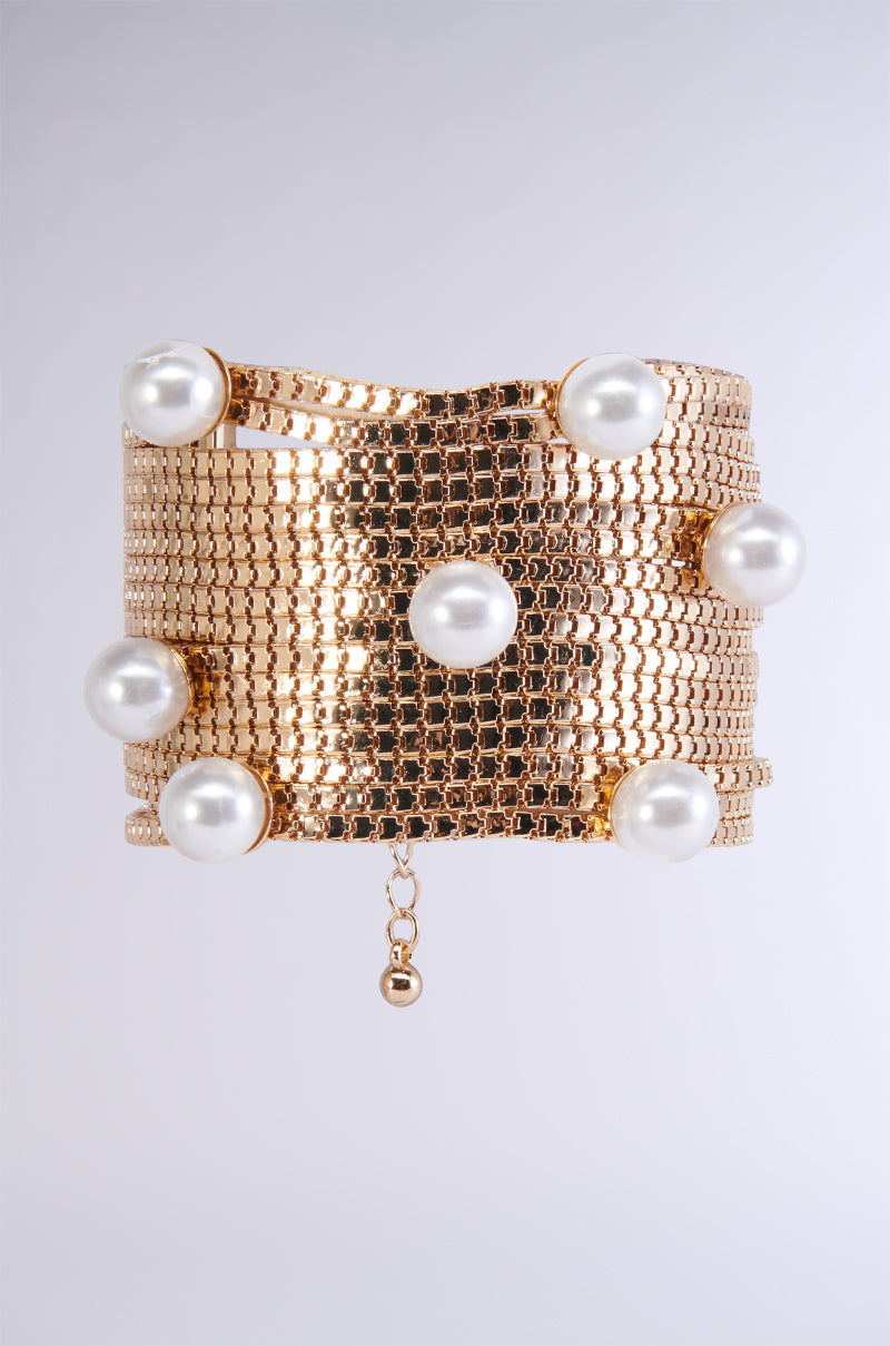 Side View Pearl Perfection Bracelet 2