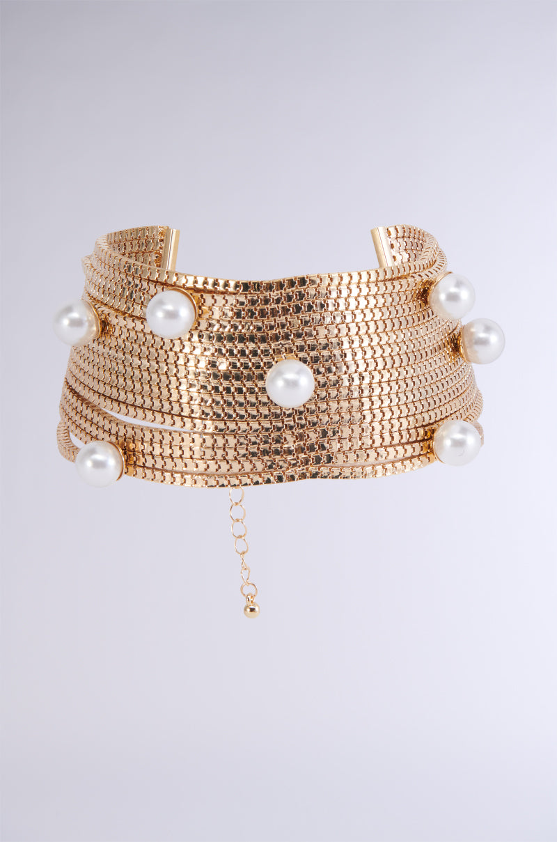Side View Pearl Perfection Necklace 1