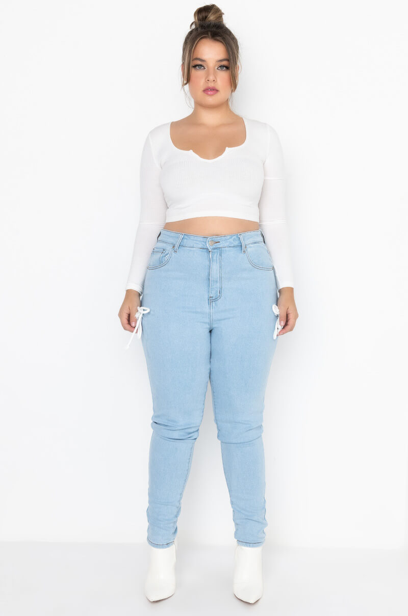 Full View Peek-a-booty Skinny Jeans 9
