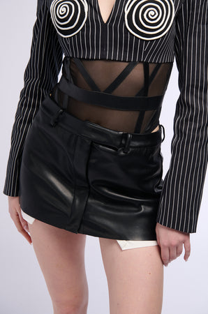 PEEKABOO POCKET FAUX LEATHER SKIRT – AKIRA