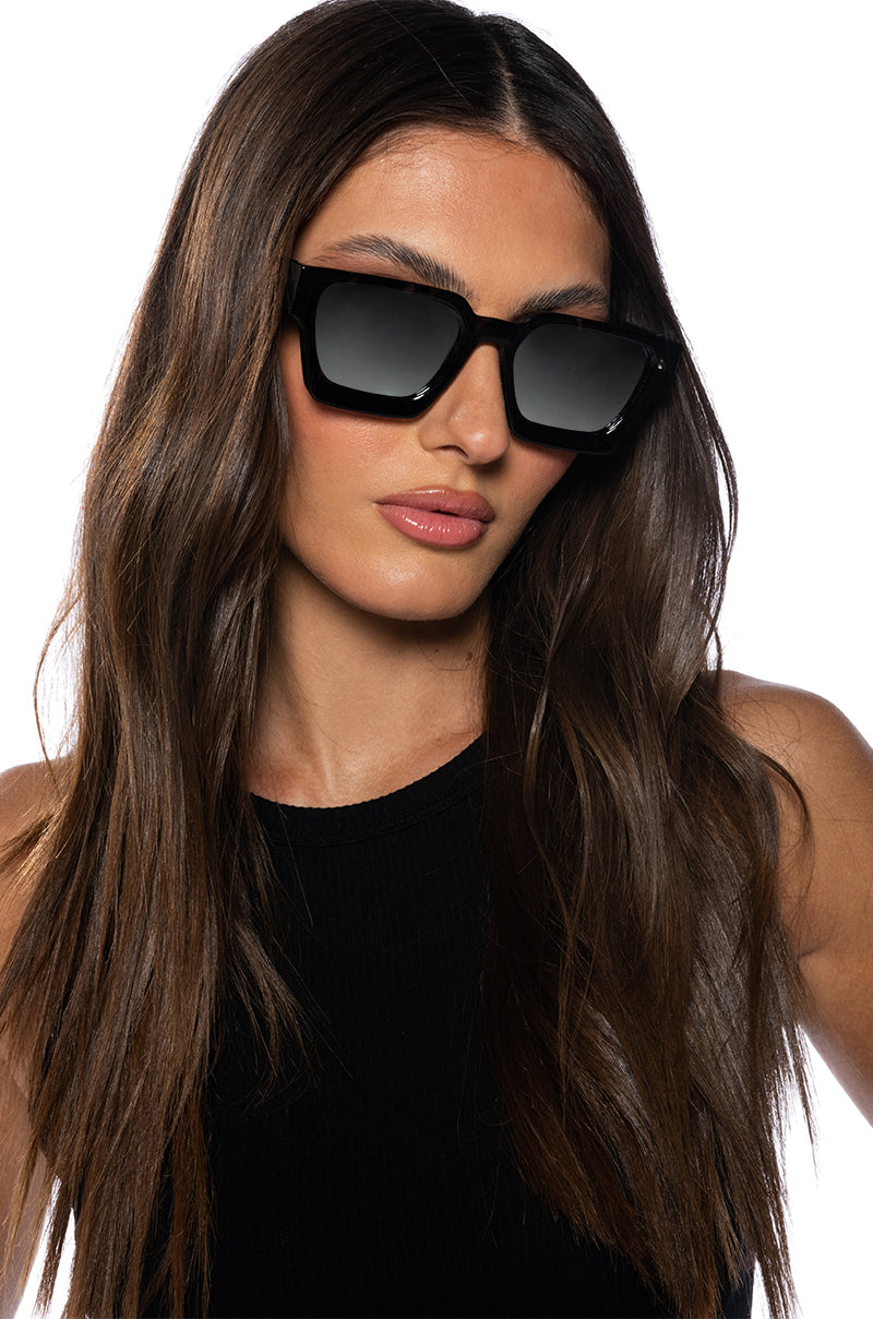 PETALS AND PEACOCKS OPTIMISTIC SUNGLASSES IN BLACK TORTOISE view 0