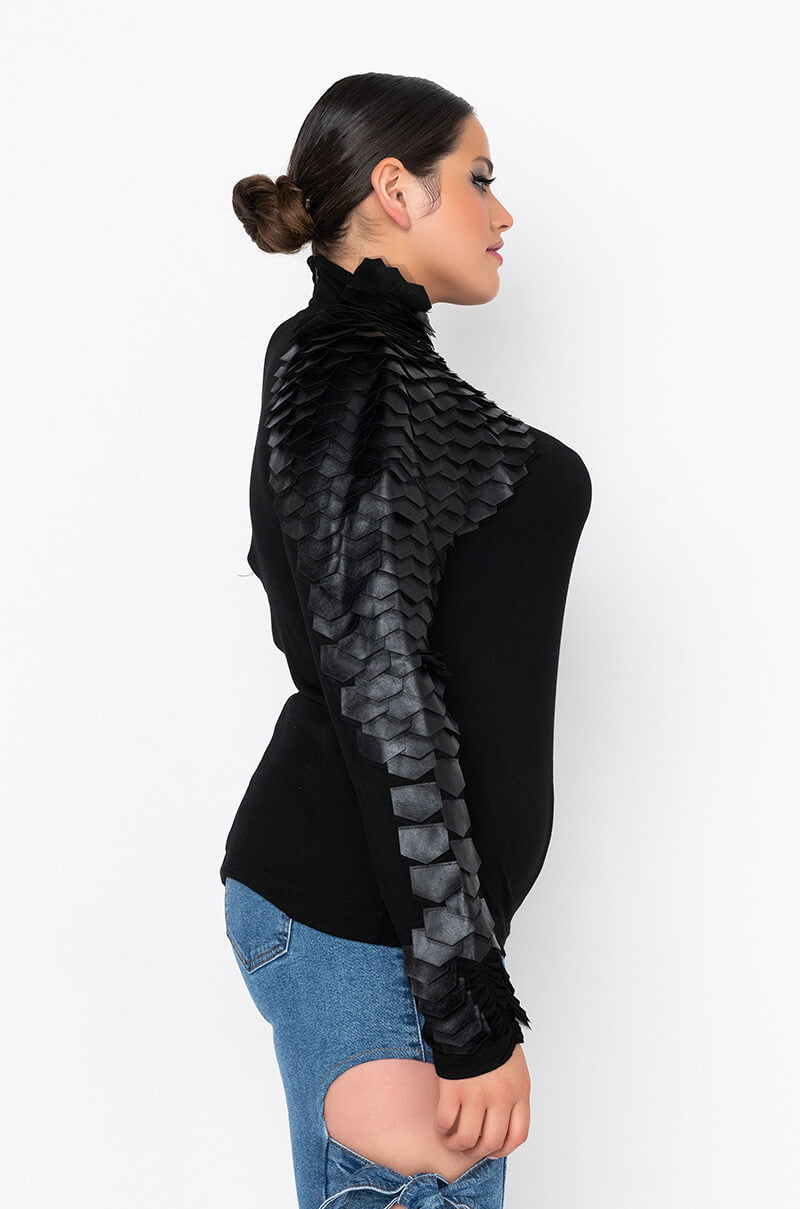 Detail View Plus Meet In The Middle Long Sleeve Scale Top