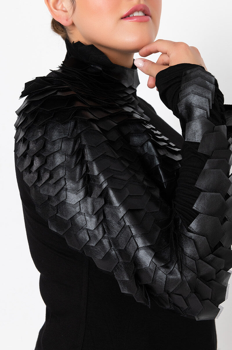Extra View Plus Meet In The Middle Long Sleeve Scale Top