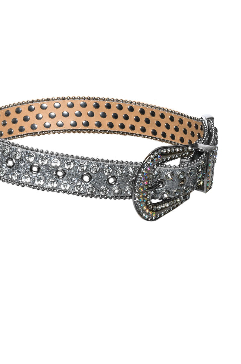 Detail View Pose Belt 3