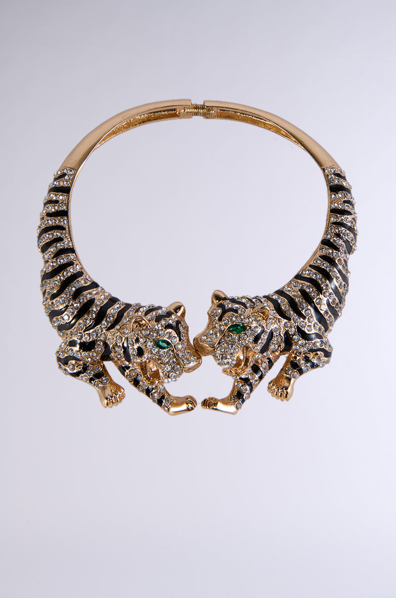 Side View Pounce On You Necklace 2