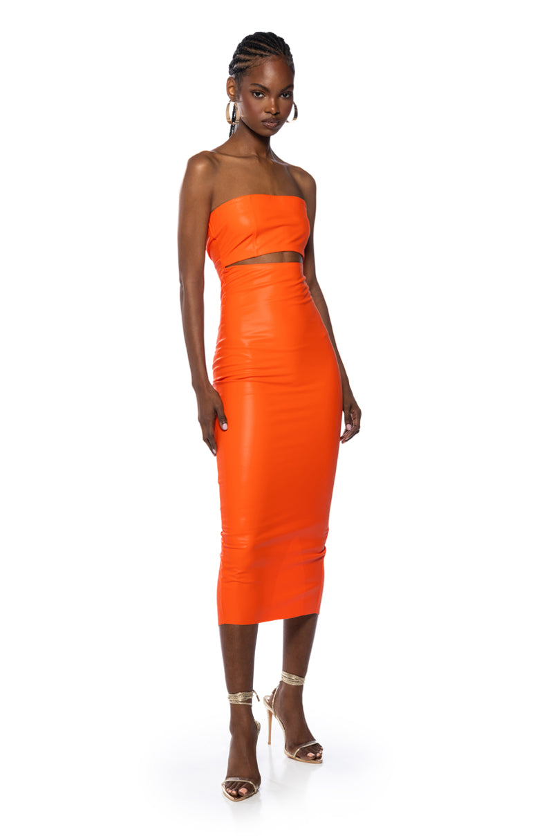 PRETTY LADY PLEATHER MIDI DRESS WITH CUT OUT – AKIRA