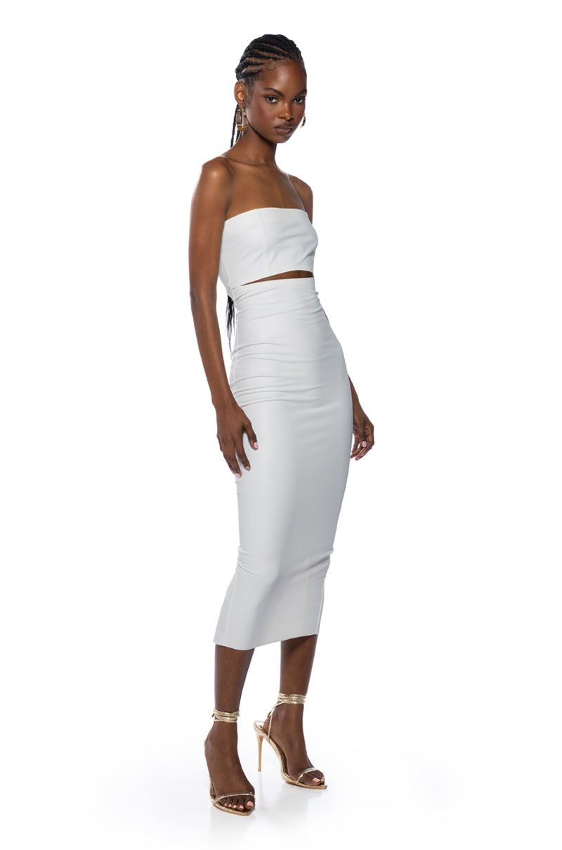 PRETTY LADY PLEATHER CUT OUT MIDI DRESS WITH 4 WAY STRETCH IN WHITE AKIRA PRETTY LADY PLEATHER CUT OUT MIDI DRESS WITH 4 WAY STRETCH IN WHITE AKIRA