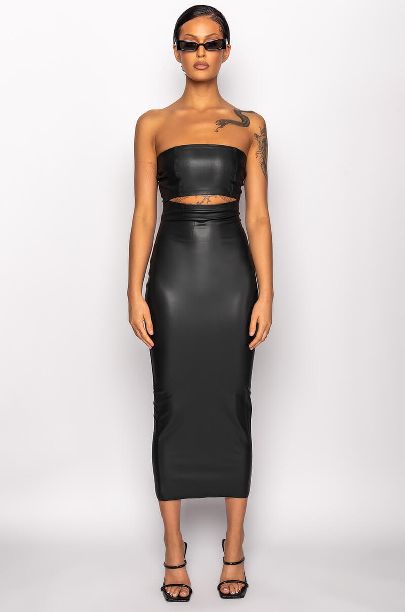 PRETTY LADY PLEATHER MIDI DRESS WITH CUT OUT AKIRA PRETTY LADY PLEATHER MIDI DRESS WITH CUT OUT AKIRA