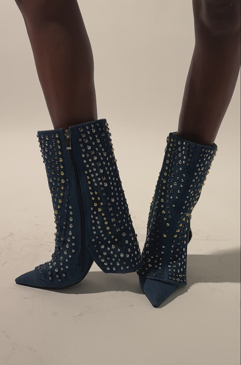 AZALEA WANG HENZI DENIM STUDDED CHUNKY BOOTIE – AKIRA