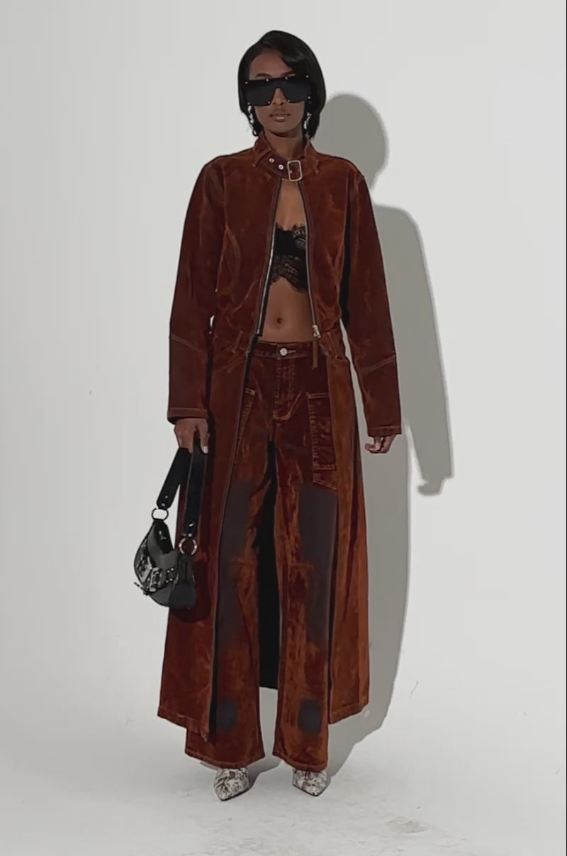 VALERIE VELVET EFFECT WIDE LEG PANT – AKIRA