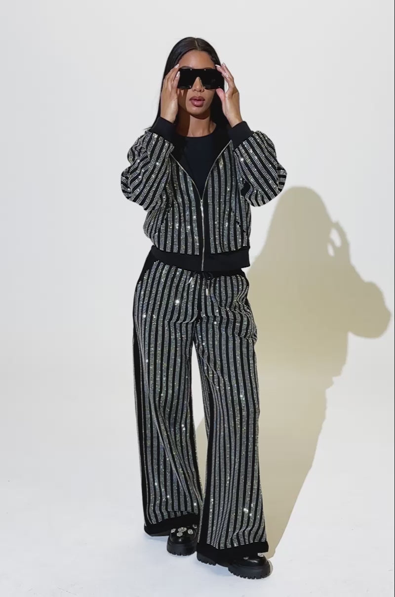 TKKWI_HER  SPARKLE QUEEN ZIP UP SWEATSHIRT – AKIRA