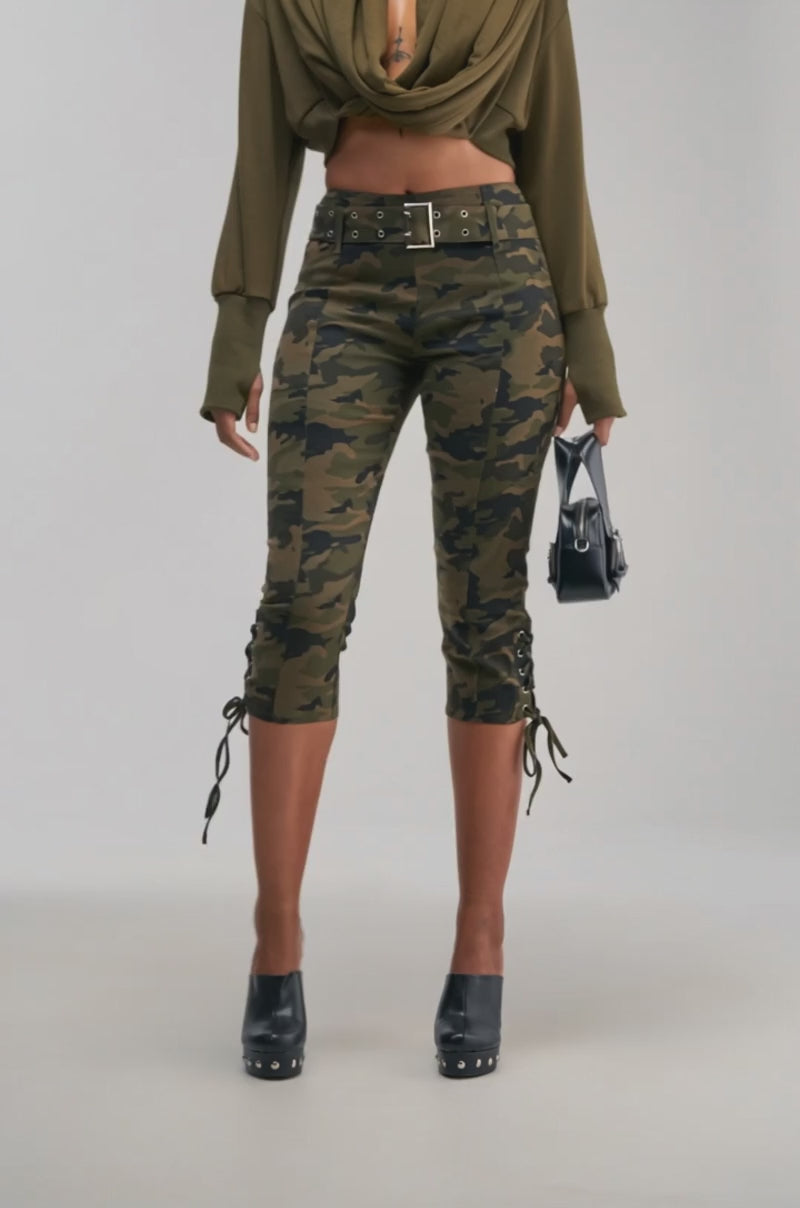 Video of a woman modeling the THE BEST CAMO CAPRI.