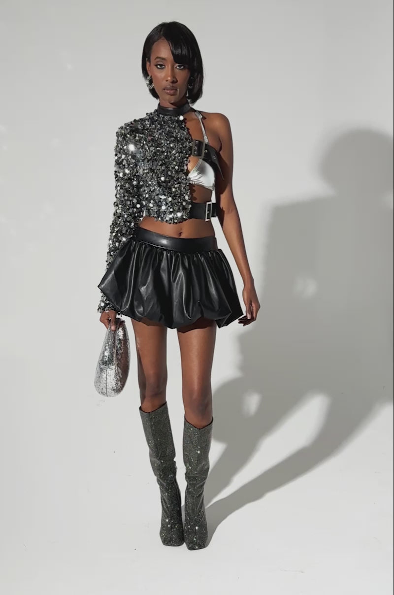 NEO ONE SLEEVED BUCKLE TOP – AKIRA