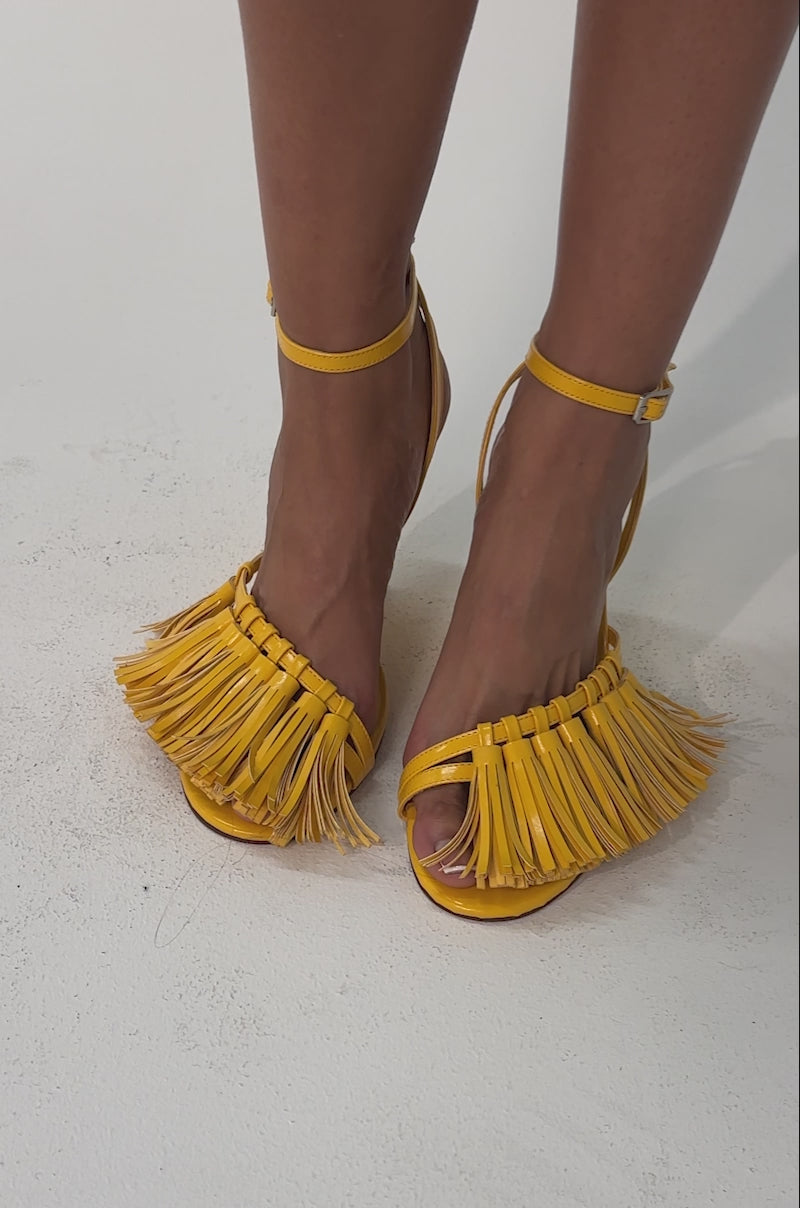 AZALEA WANG PHRIXOS YELLOW WEDGE FRINGE PU SANDAL – AKIRA