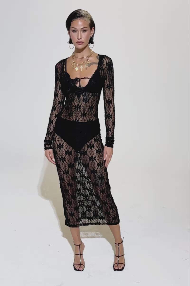 LIZZIE LACE MAXI DRESS – AKIRA
