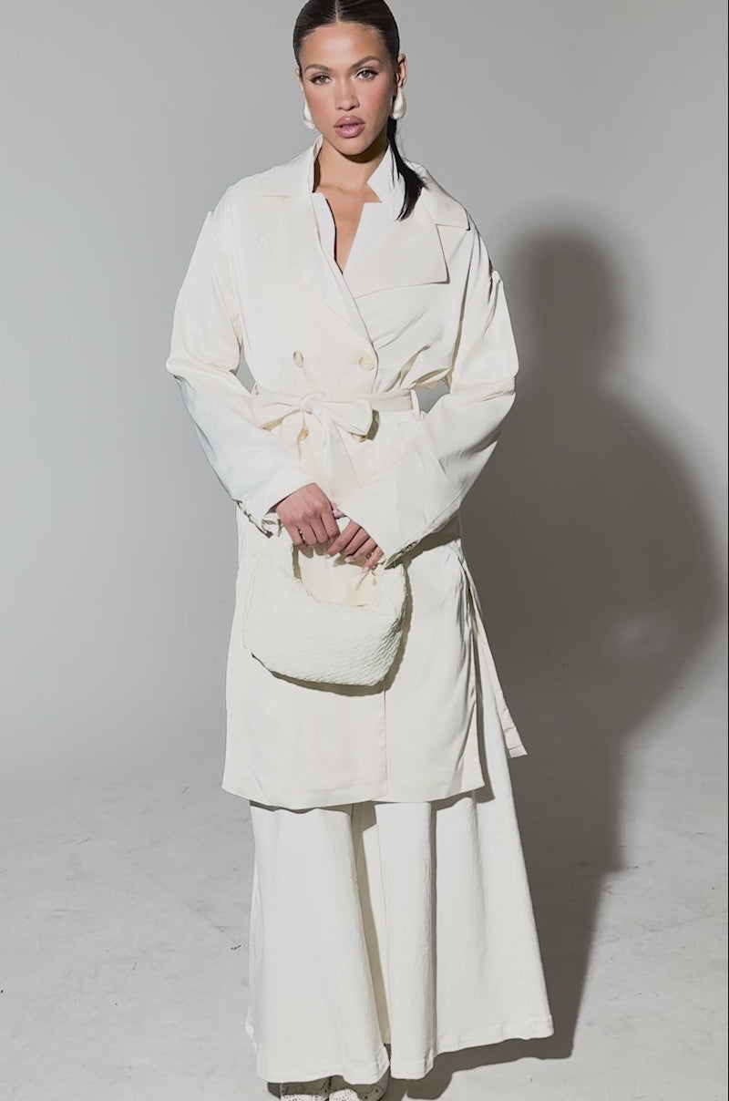 BELLISSIMA SATIN TRENCH – AKIRA