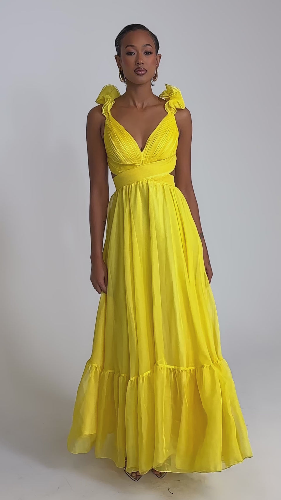 DREAM GIRL MAXI DRESS IN YELLOW – AKIRA