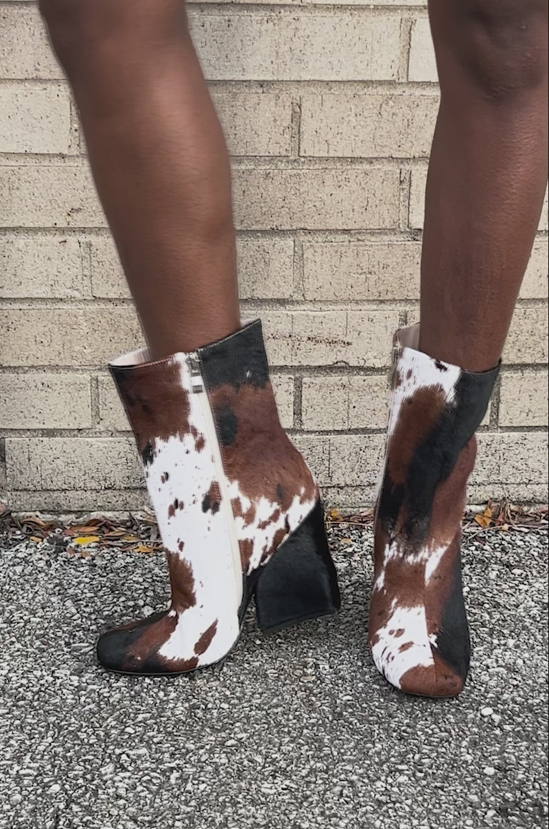 AZALEA WANG KIENNA COW CHUNKY BOOTIE – AKIRA
