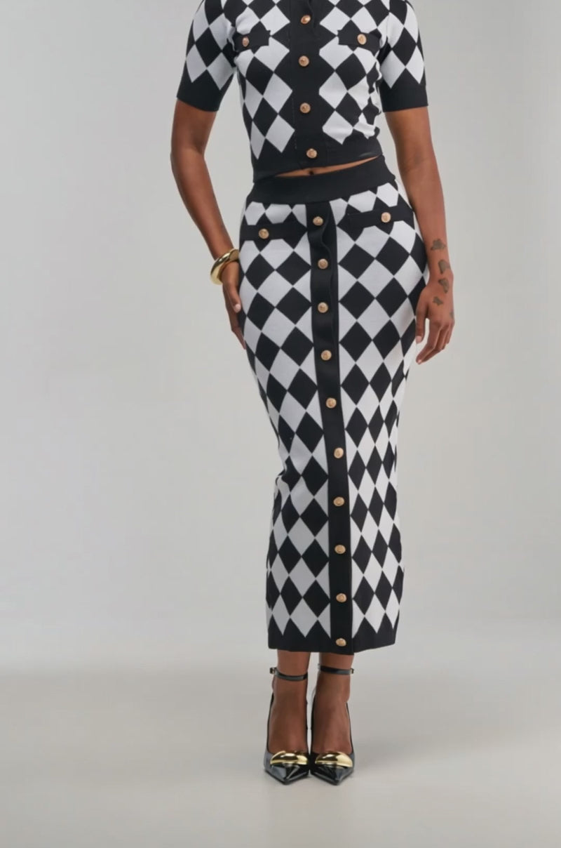 Video of a woman modeling the “THE BEST PART MAXI SKIRT.”