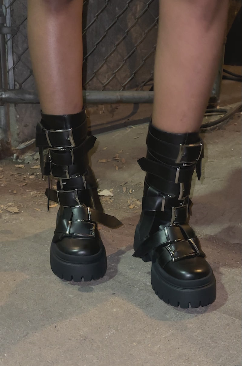 アサバカッタ AZALEA WANG ALCETASA BLACK COMBAT BOOTIE WITH BUCKLE DETAIL – AKIRA