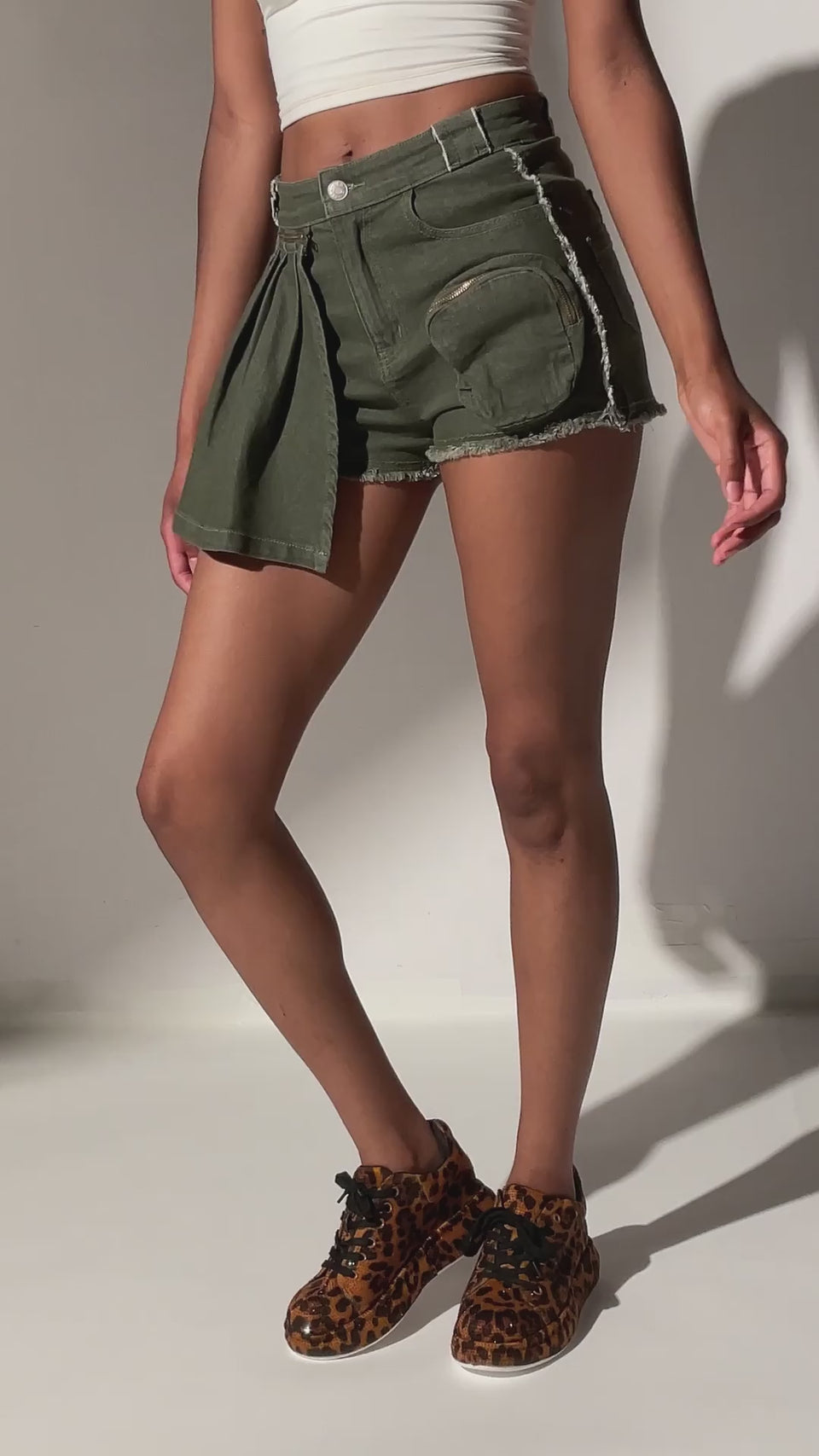 AZALEA WANG KEONI LEOPARD SNEAKER – AKIRA