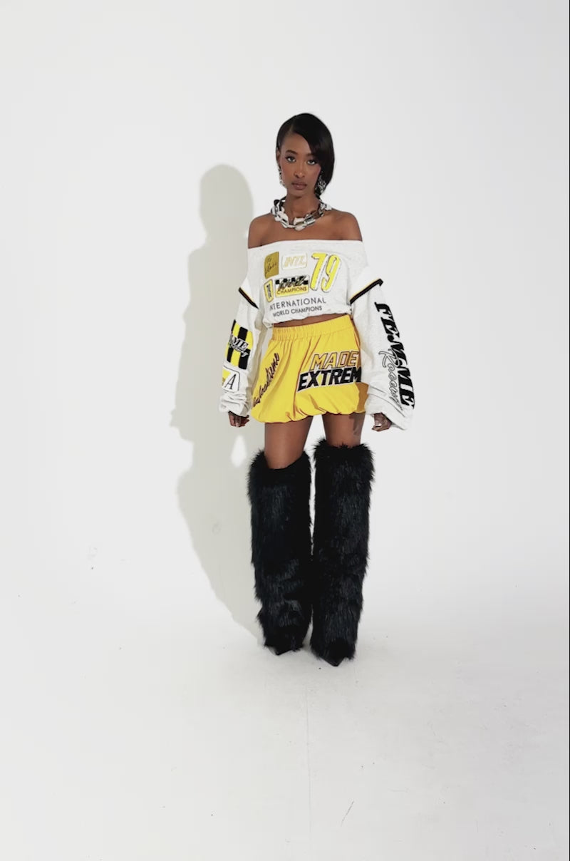【冬バーゲン★】 RACING THROUGH OFF THE SHOULDER SWEATSHIRT – AKIRA トップス