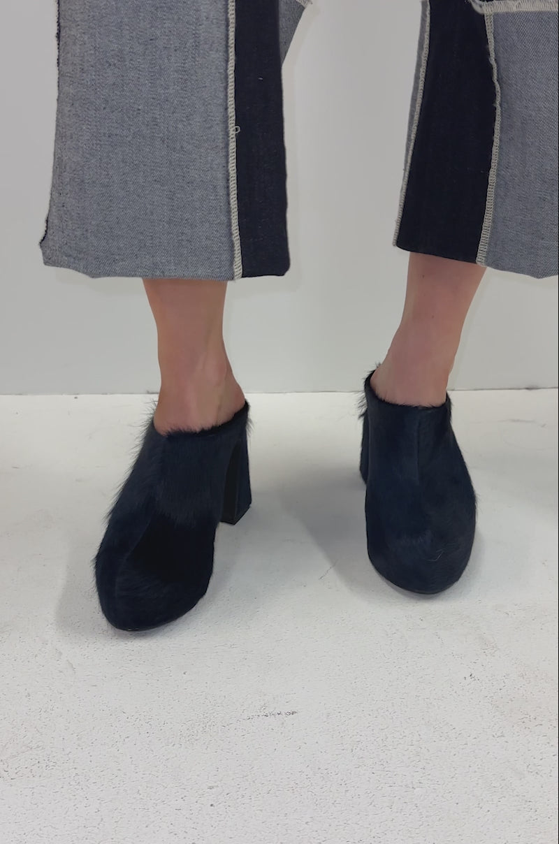 AZALEA WANG GOLDING NAVY PONY HAIR CHUNKY PUMP – AKIRA