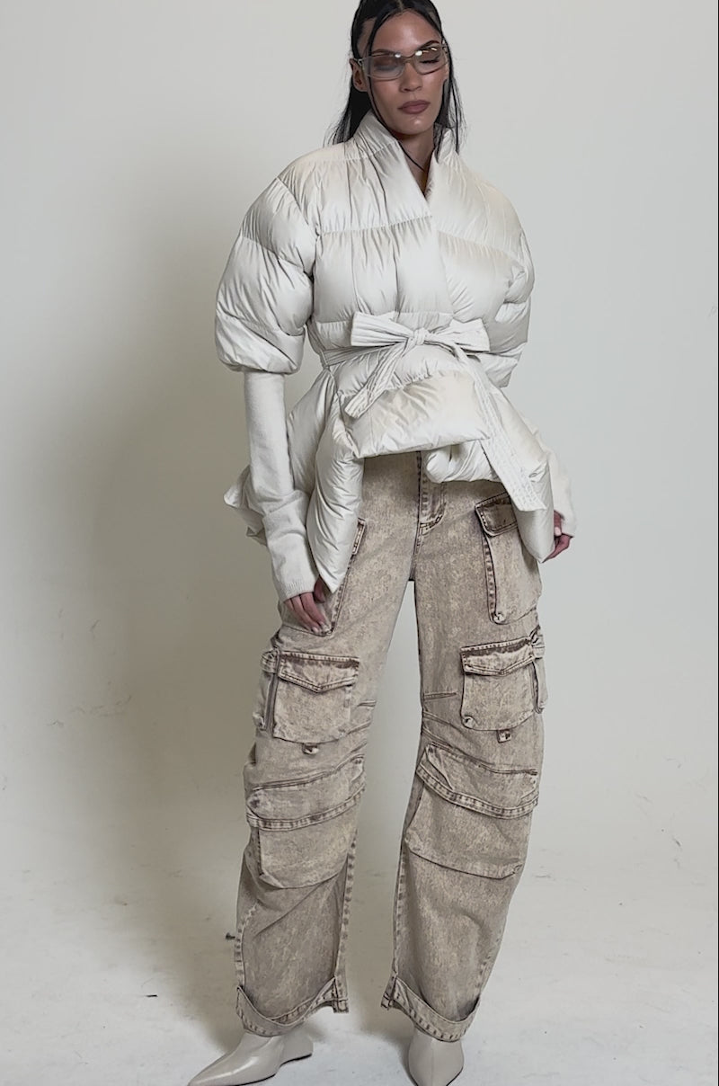 新品【AmeriVINTAGE】PUFFER SLEEVE TOP 白 Love Tree Cropped Reversible Puffer Vest for Women in Ivory/Brown