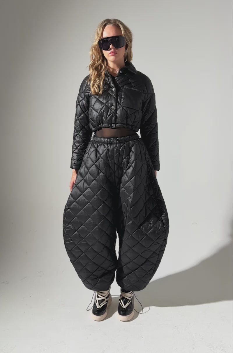 VIVI CROPPED PUFFER BOMBER IN BLACK – AKIRA