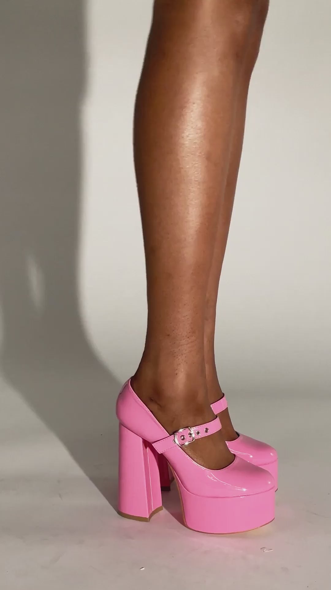 AZALEA WANG ZULEMA BUBBLEGUM PINK PATENT PLATFORM PUMP – AKIRA
