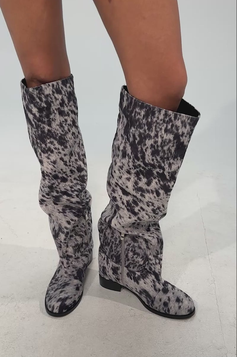 Video of woman modeling the AZALEA WANG CANDACE BLACK AND WHITE SPECKLED FLAT BOOT