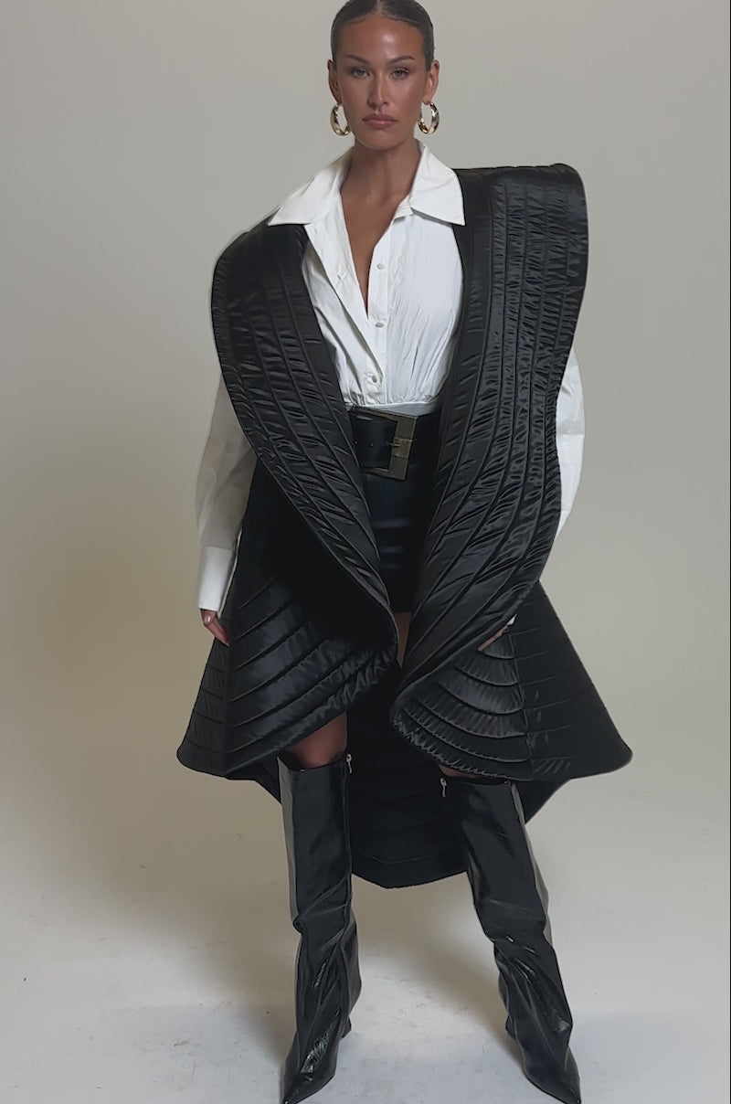 FOR THE DRAMA HIGH LOW VEST – AKIRA