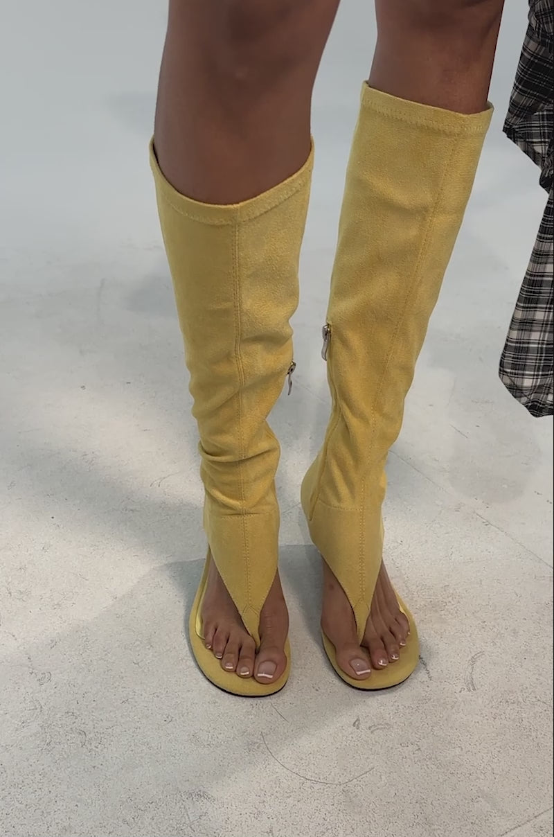 AZALEA WANG CECILE MUSTARD SANDAL STILETTO – AKIRA