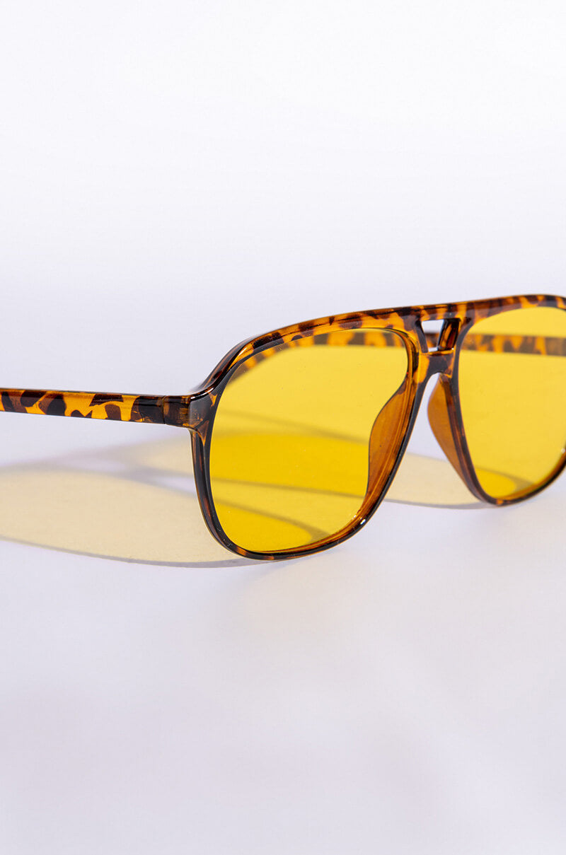 Full View Pull Up Tortoise Sunnies