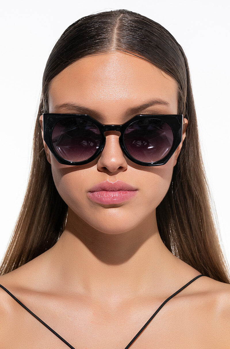 PUT IT ON MY TAB SUNNIES view 0