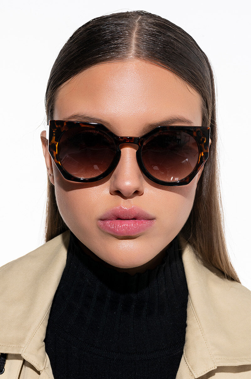 Front View Put It On My Tab Sunnies
