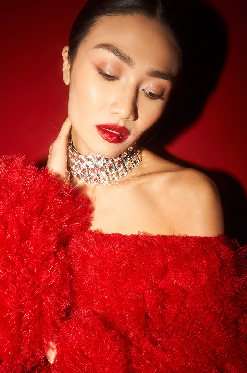 Full View Queen Bee Choker