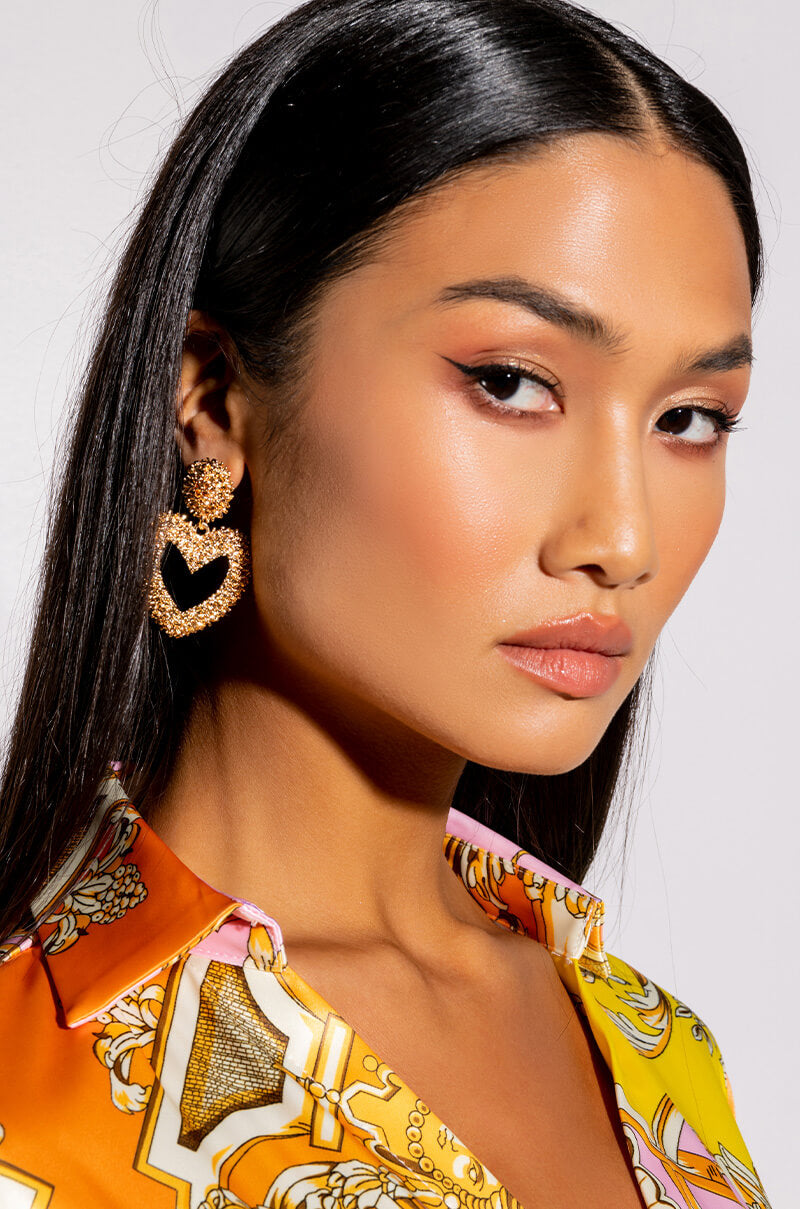 Front View Queen Of Hearts Textured Gold Earrings