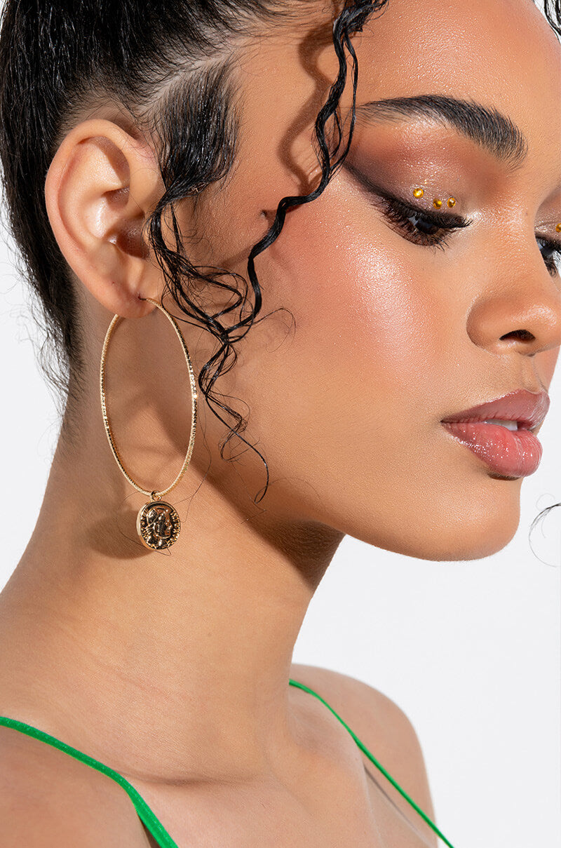 Front View Quinn Dangle Hoops