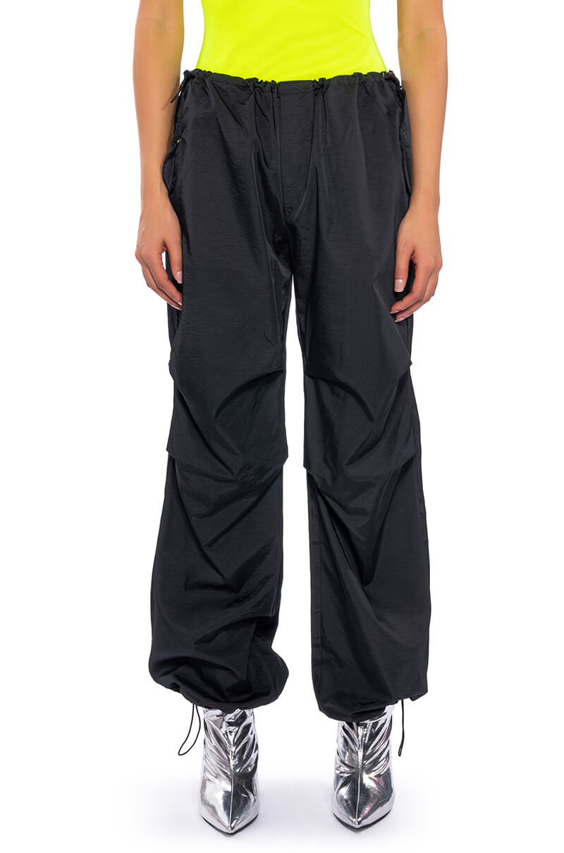 Side View Riley Wide Leg Parachute Pant 2